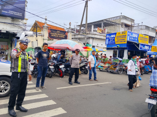 Polsek Semampir Intensifkan Patroli Kamtibmas di Kawasan Wisata Religi Ampel Antisipasi Kerawanan 3C