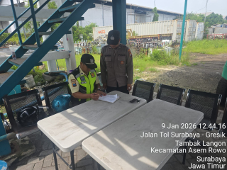 Patroli Rutin Polsek Asemrowo Perkuat Pengamanan Objek Vital Gudang PLN Tambak Langon