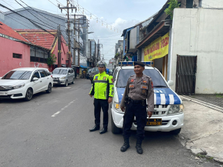 Patroli Harkamtibmas Polsek Semampir di Jalan Slompretan untuk Cegah 3C dan Jaga Kelancaran Arus Lalu Lintas