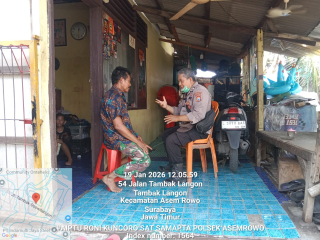 Patroli Dialogis Polsek Asemrowo di Jalan Tambak Langon Perkuat Sinergi dengan Warga Cegah Gangguan Kamtibmas