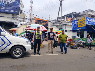Pengamanan Kawasan Wisata Religi, Polsek Semampir Intensifkan Patroli Kamtibmas di Pintu Masuk Sunan Ampel