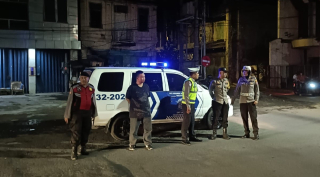 Patroli Harkamtibmas Dini Hari, Piket Fungsi Polsek Pabean Cantikan Intensifkan Pengamanan Wilayah Jalan Kalimati Antisipasi Aksi 3C dan Gangguan Kamtibmas