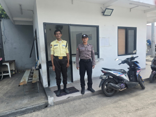 Patroli Pemantauan Objek Vital, Personel Polsek Asemrowo Intensifkan Pengamanan di Pergudangan PT Injaplas Antisipasi Gangguan Kamtibmas