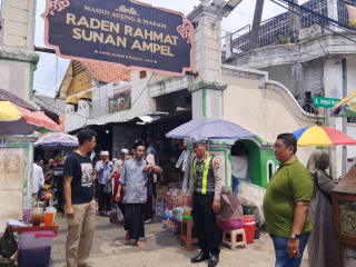 Patroli Kamtibmas Polsek Semampir Antisipasi Parkir Liar Dan Kerawanan 3C Di Kawasan Wisata Religi