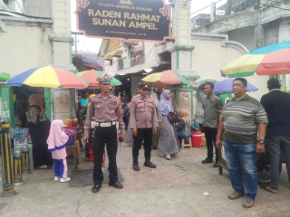 Patroli Harkamtibmas Polsek Semampir Jaga Keamanan Wisata Religi Ampel