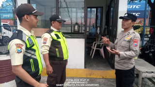 Patroli Dialogis Polsek Asemrowo Amankan Area Pergudangan Kalianak