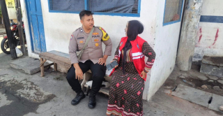 Bhabinkamtibmas Wonokusumo Sambang Warga, Perkuat Pesan Kamtibmas dan Antisipasi Kenakalan Remaja