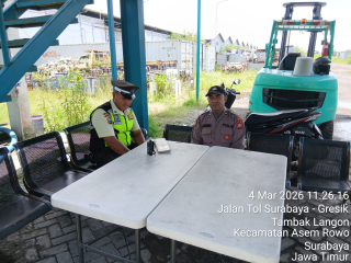 Patroli Polsek Asemrowo Laksanakan Pemantauan Objek Vital Gudang PLN Tambak Langon