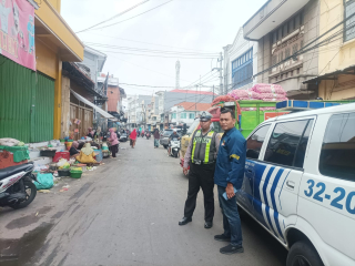 Patroli Rutin Polsek Pabean Cantikan di Jalan Songoyudan Depan Pasar Pabean, Situasi Kondusif