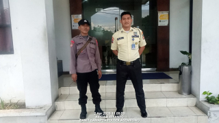 Patroli Harkamtibmas Polsek Asemrowo di Objek Vital Bank Panin Tambak Langon, Situasi Aman Terkendali