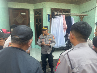 Pengamanan Penertiban Bangunan di Ruang Sungai Kalianak, Petugas Tekankan Pendekatan Humanis
