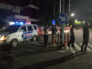 Patroli Dini Hari di Jembatan Suroboyo, Personil Polsek Kenjeran Antisipasi Kerawanan 3C