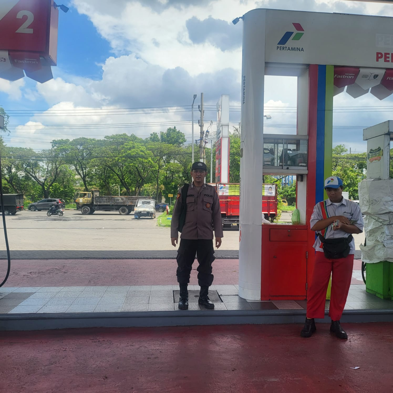 Polsek Asemrowo Laksanakan Patroli Pemantauan SPBU Margomulyo No. 33