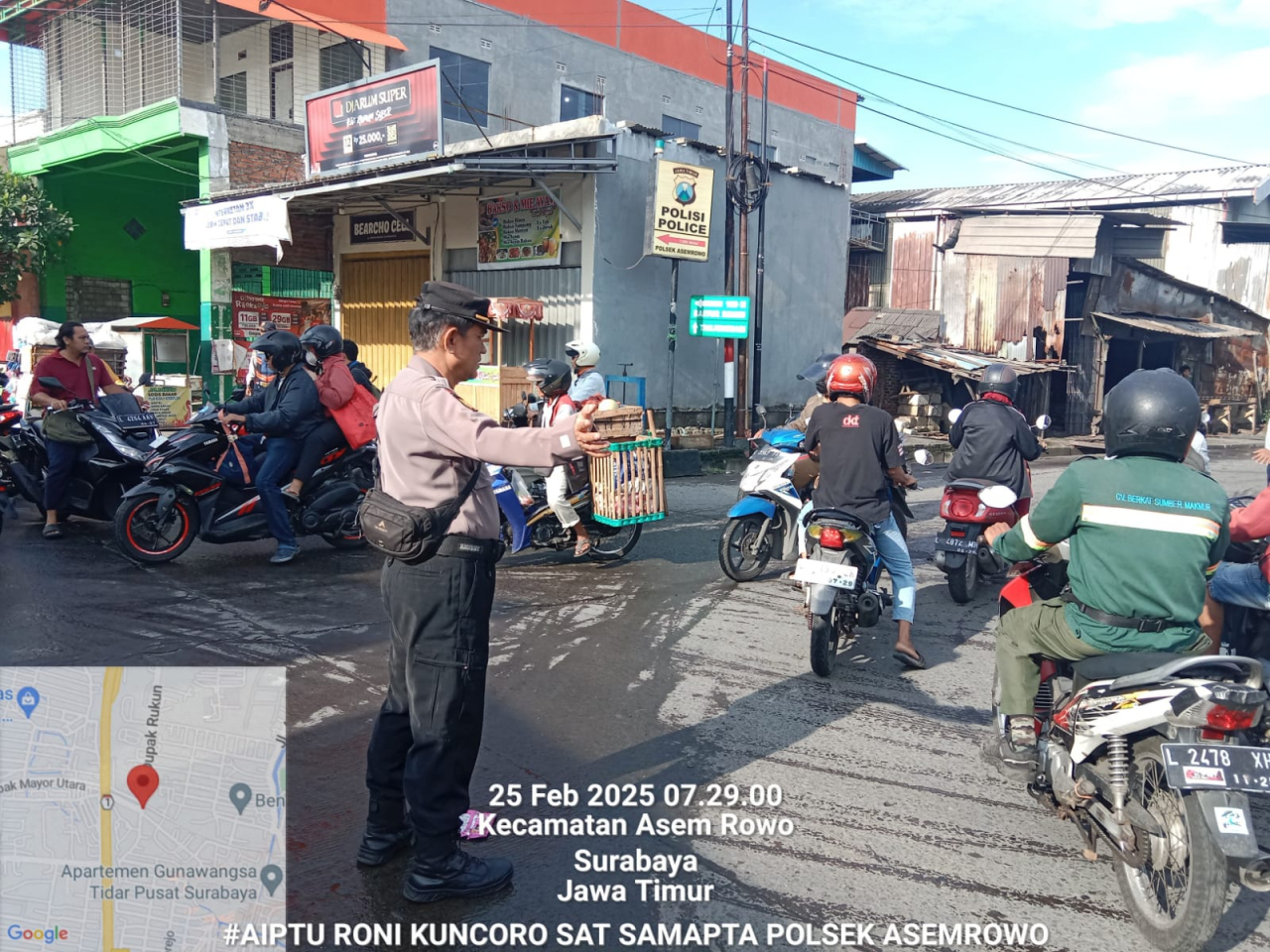 Personil Polsek Asemrowo Gelar Patroli Pagi di Tambak Mayor, Pastikan Kelancaran Arus Lalu Lintas