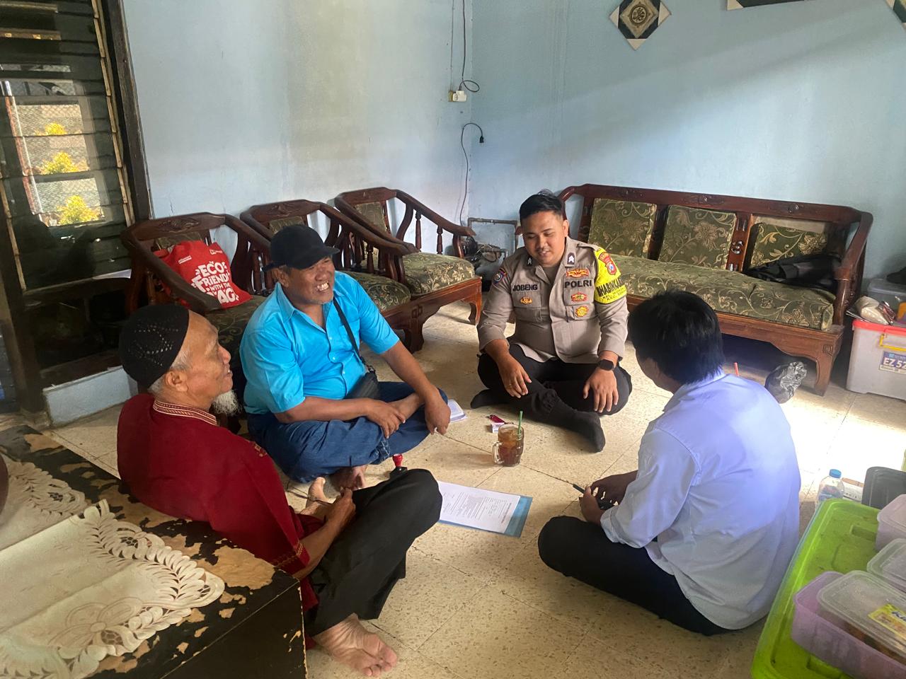 Bhabinkamtibmas Wonokusumo Perkuat Kamtibmas Lewat Sambang dan Dialog Bersama Tokoh Masyarakat